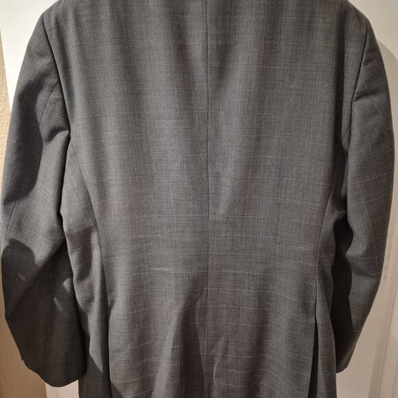 Stafford Men's Stretch Windowpane 2 Piece Classic Fit Wool Suit - Picture 3 of 9